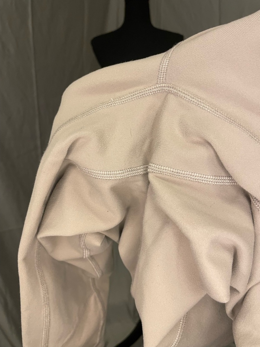 ALO Yoga Sand Gravel Moto Leggings - Neutral Tan - Picture 11 of 12